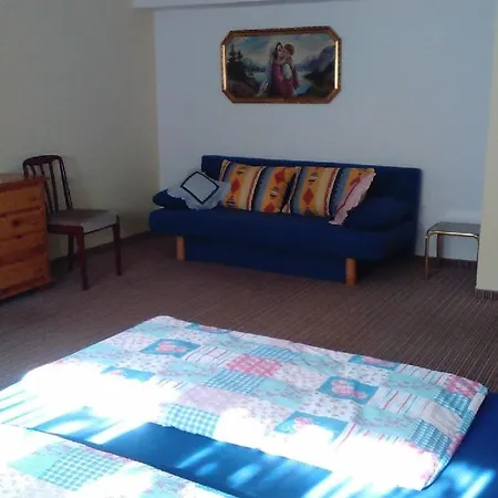 Apartment Erdgeschoss-wohnung Mit Privater Terrasse Fuer Sechs Personen *